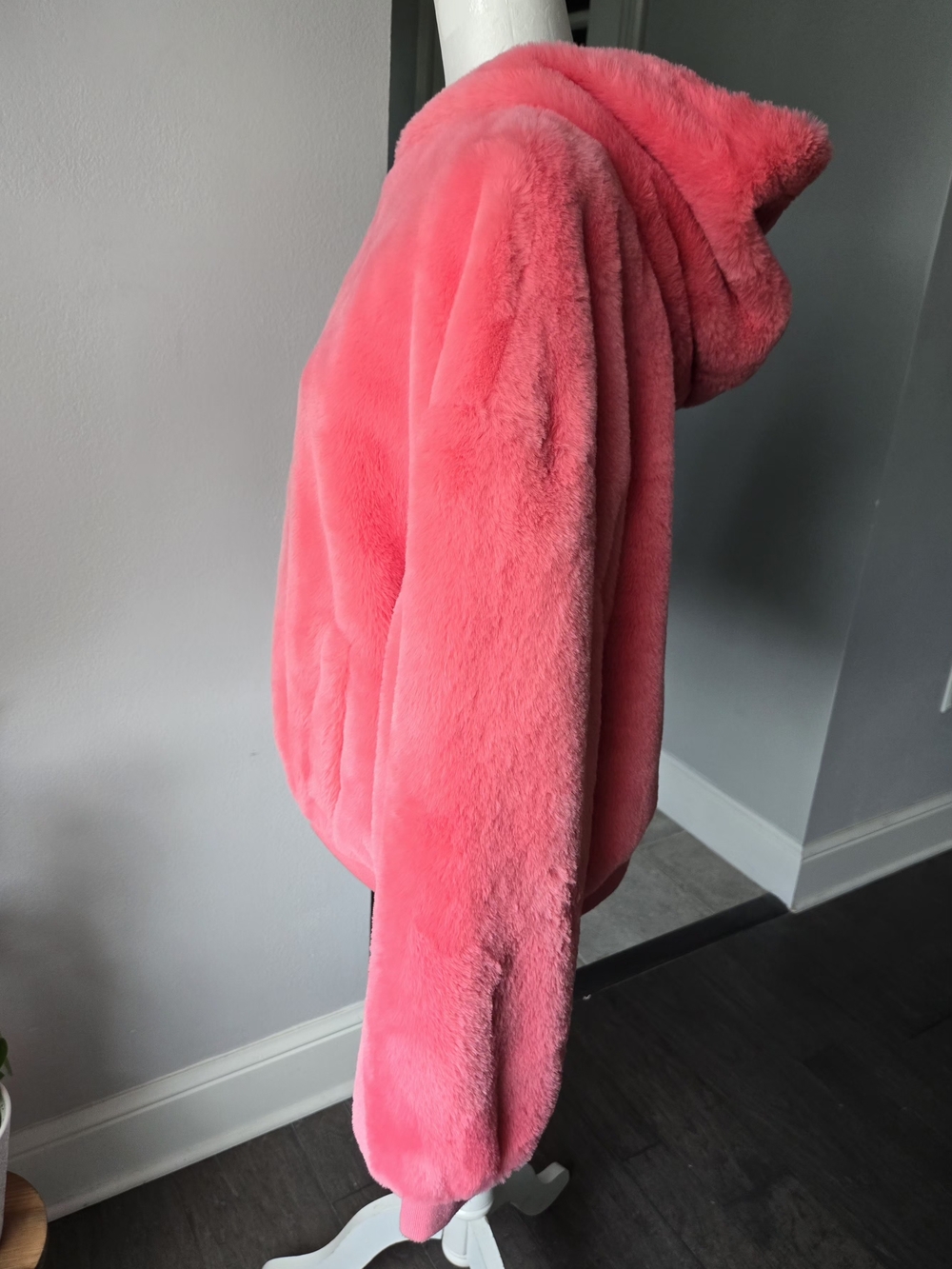 New York & Company Reversible Hooded Faux Fur Bomber Jacket Pink Coral XL - Picture 4 of 9